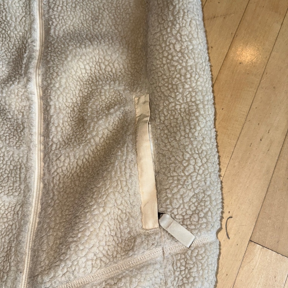 Patagonia beige sherpa vest, S, GD1118 - Picture 3 of 6